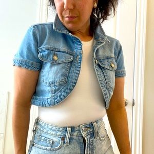 Cropped denim short sleeve jacket